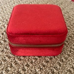 Benevolence LA Plush Velvet Square Jewelry Box